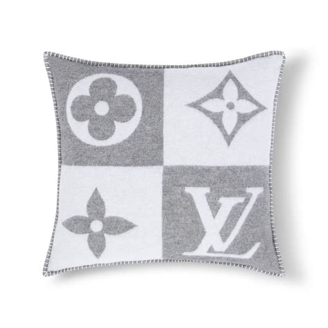 housse de couette louis vuitton|Plaids de luxe et couvertures .